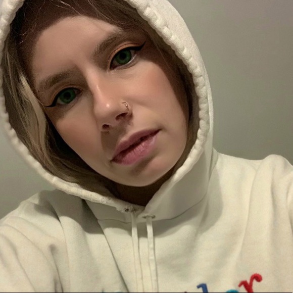 busy_blonde